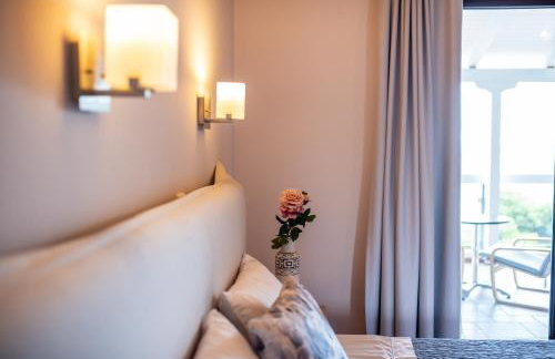 Trizonia Bay Hotel - Photo 21