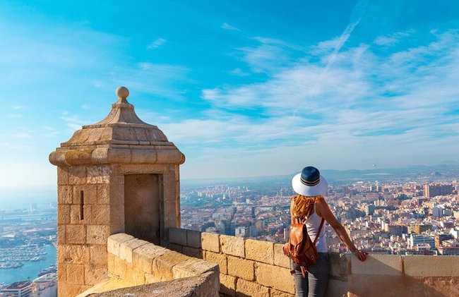 Visita Privada Centro Histórico de Alicante con Santa Bárbara - Foto 4