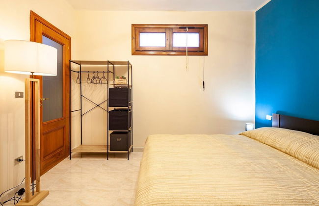 - The Artist Village - Photo 4