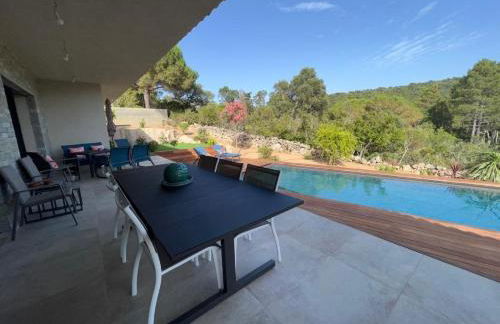 Villa Monte e Mare, piscine chauffée, climatisée à 5 mn de la plage de santa giulia - Foto 7