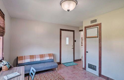 Lake Charles Cottage with Fireplace and Yard! - Foto 22