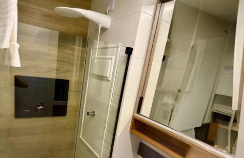 Flat VIP em Boa Viagem - Perto Aeroporto-Shopping Recife e Praia - check in 24h - wi-fi rápido - prédio piscina, coworking, academia e etc - Foto 31