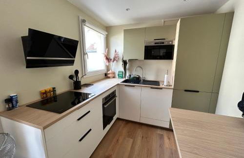 Sweet and comfy in Hyper City center with Netflix, Prime and Disney Plus included - Foto 17