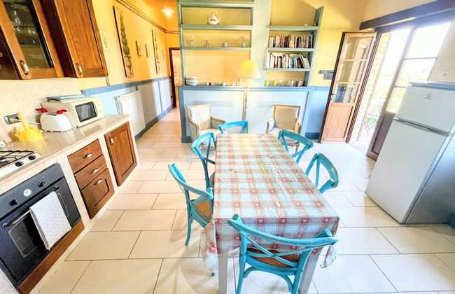 Apt 5 Aircon, Wifi, Infinity Pool, Jacuzzi, Gardens Incredible! Sleeps 4 - Photo 41