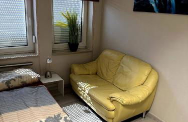 Large accommodation for up to 18 people near Halle Leipzig with Pool Table - Foto 20