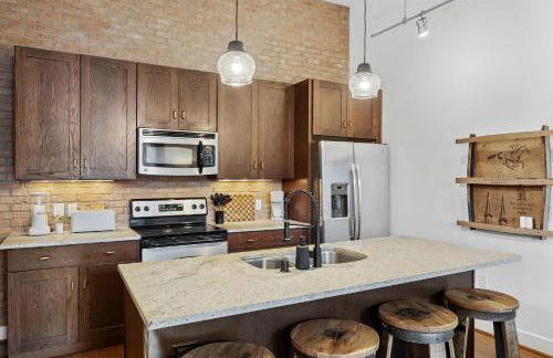 Urban Bourbon Escape - Downtown Louisville Getaway - Foto 32