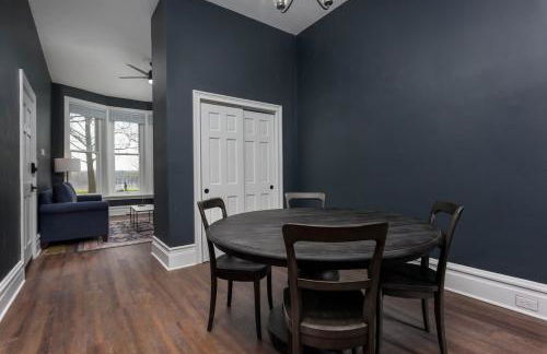 Flats on Front - Riverfront Gem Fast Wi-Fi 1F - Foto 5