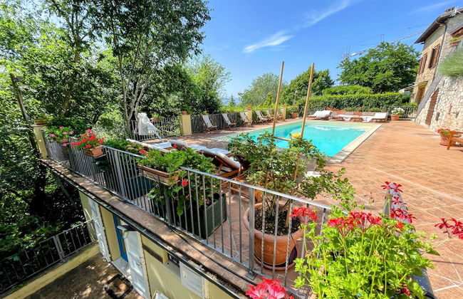 Luxurious Umbrian Retreat for 10 With Private Terrace and Pool - Photo 75