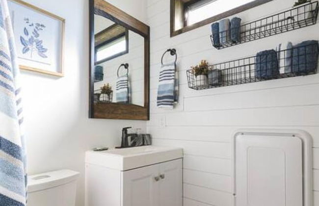 The Blue Ridge Container Tiny Home in the Country - Foto 15