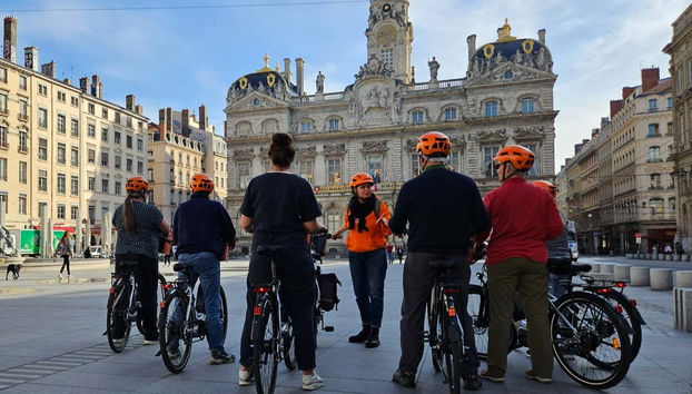 Frente al Ayuntamiento de Lyon