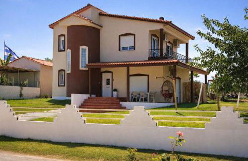 FG Home Rental Vila & Apartments - Foto 1