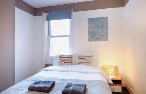 Perfect Booking 4 Bed Home in Leytonstone - Foto 7