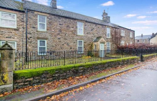 NEW! Luxurious Cottage in Durham by Stay With Us, Ideal for Large Groups & Families, Hot Tub, Sleeps 10! - Foto 62