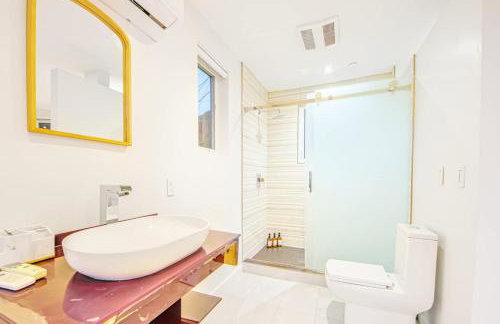 Hillside 4B Villa w Infinity Pool City Views - Foto 17