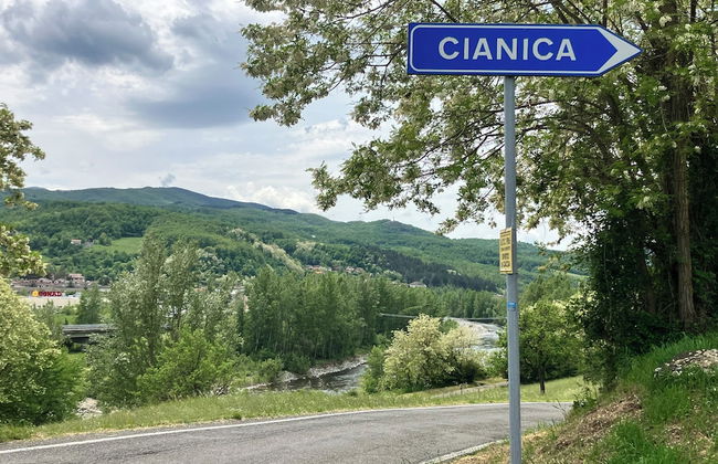 2-bed Borgo val di Taro Apt w/ Private Terrace - Foto 35