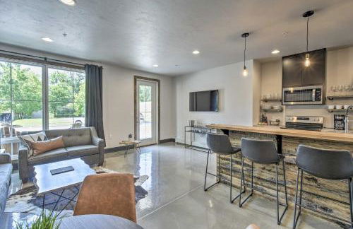 Elkhart Lake Townhome - 3 Mi to Road America! - Foto 4