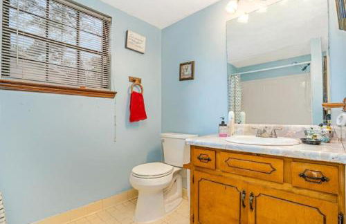 Massive 3 bedroom with fenced yard - Foto 16