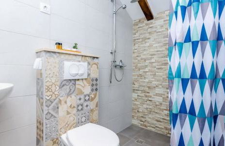 Villa Majkovica - 4 Bedroom Villa with Private Pool & En-Suite Bathrooms & Parking - Photo 55