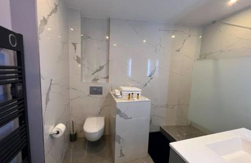 Newly renovated spacious apartment in Montorgeuil area - Photo 11