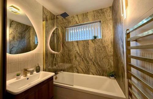 Modern 3 Bedroom Bungalow, EV Friendly, Parking Included - Foto 43