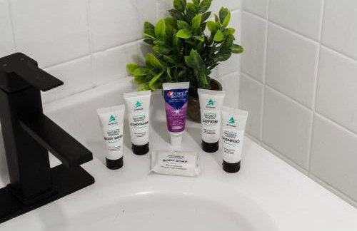 3BR Home 2 Baths Bonus Room, Minutes to NYC - Photo 33