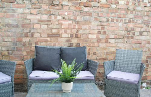 Stylish 2-Bed Garden Flat, 5 Mins to Brixton - Photo 37