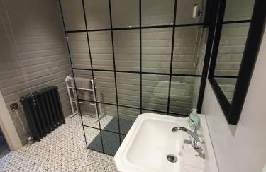 Hawthorn Hollow - Foto 20