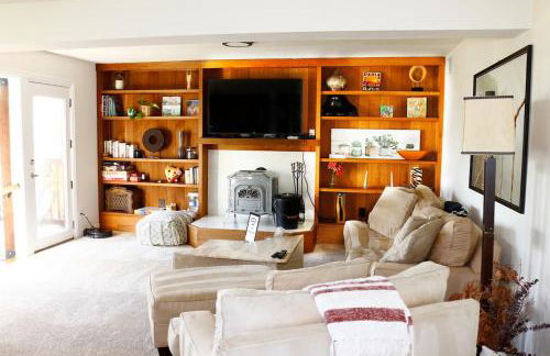 Modern 2 BR 2BA Biz Friendly Duplex with Fast Wi-Fi and Workspaces - Foto 34