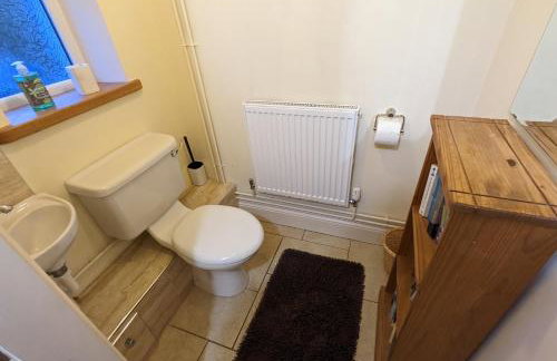 Unbeatable Llanberis Location, Detached with Parking, Snowdon Views. - Photo 14