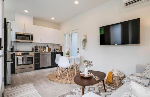 Perch - Urban Reflection 18 - Photo 15