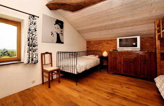 Forest-edge Stay, Burtonville - Photo 2