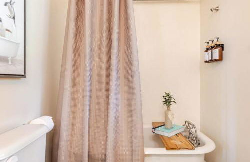 NEW LISTING, Near Yosemite South Gate entrance and town, King bed, Hot Tub, BBQ, Firepit & Mountain Views - Foto 29