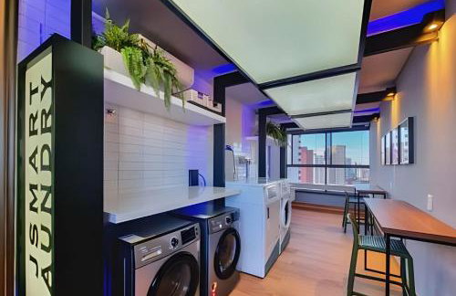 Flat Luxo com Coworking, Academia e Rooftop - WiFi 1Gb - Beira Mar 4 min - Foto 26