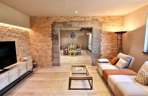 Characteristic restored farmhouse with 360 degree views - Photo 9