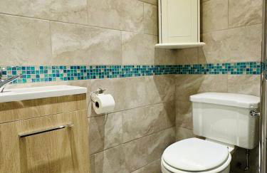 Wisteria Lodge, beautiful home in a great location - Foto 27