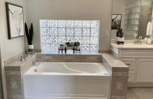 TOP 1 Percent Home! Hideaway w Heavenly Mountain views - Foto 25