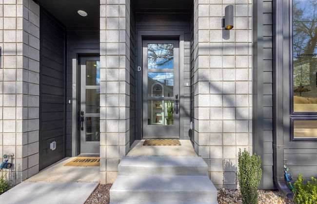 The Stage by Avantstay Chic 4bdr w/ Covered Balcony Modern + Newly Built - Photo 39