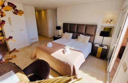 Luxury seaview apartment in Marbella located in a secure gated community with swimming pool and large terrace Perfect for families visiting Marbella and Puerto Banús - Foto 13