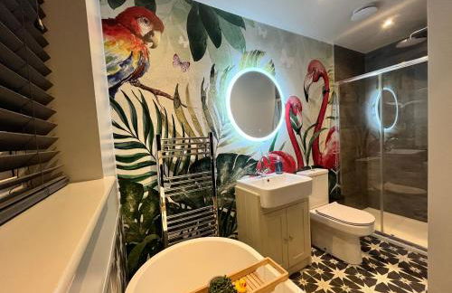 WESTREACH Filey - a 4 Bedroom, all en-suite sleep 8 Townhouse - Photo 12