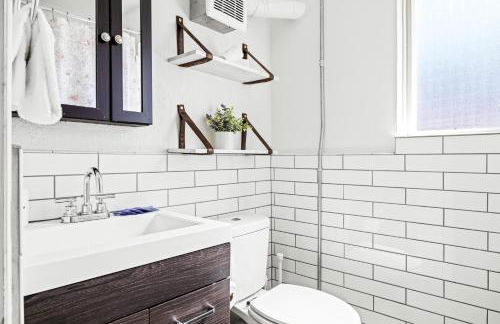 Modern Comfort - King Beds - Walk to Sloans Lake - Foto 22