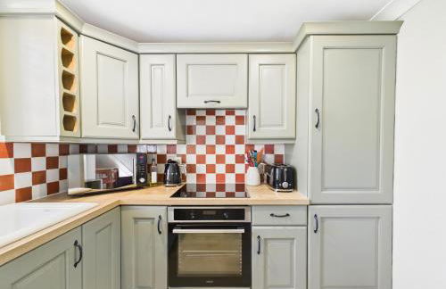 Cosy Chester Cottage - Quaint Stay Sleeps 2-5 - Photo 8