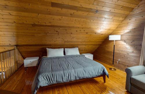 Modern Log Cabin with Vineyard Views - Foto 27