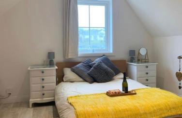 Romantic hideaway, seconds away from Perran beach - Foto 1