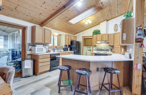 Versatile Castle Rock Lake Home with Fire Pit! - Foto 7