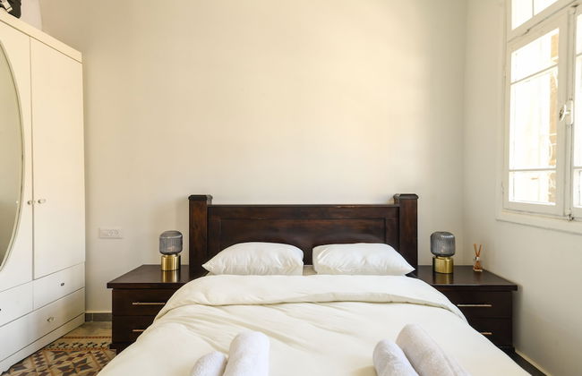 Vintage Charm 1BR Apt w Balcony & View - Foto 5