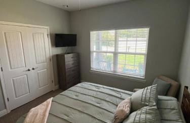 RV Ready 3BR 2BA Home Near Navarre and Destin - Foto 9