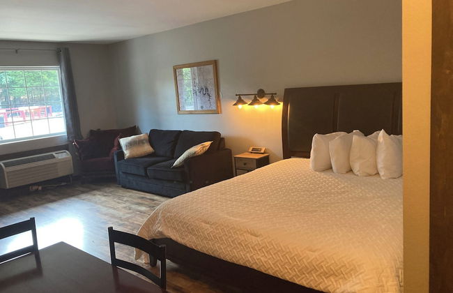 Gold Suites Rentals - Photo 13