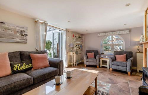 2 Bed in Weybourne oc-1789 - Photo 3