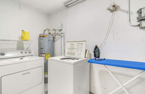 2 Mi to Three Sisters Springs Home with Patio - Foto 19