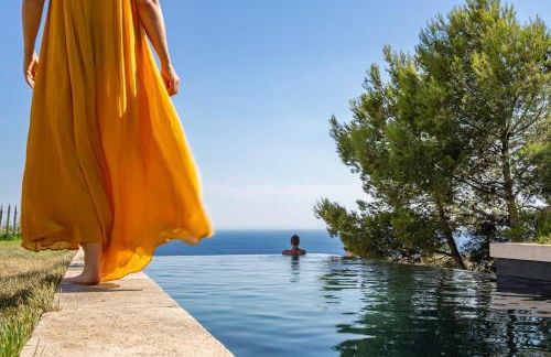 Beautiful villa and pool with sea view - Foto 18